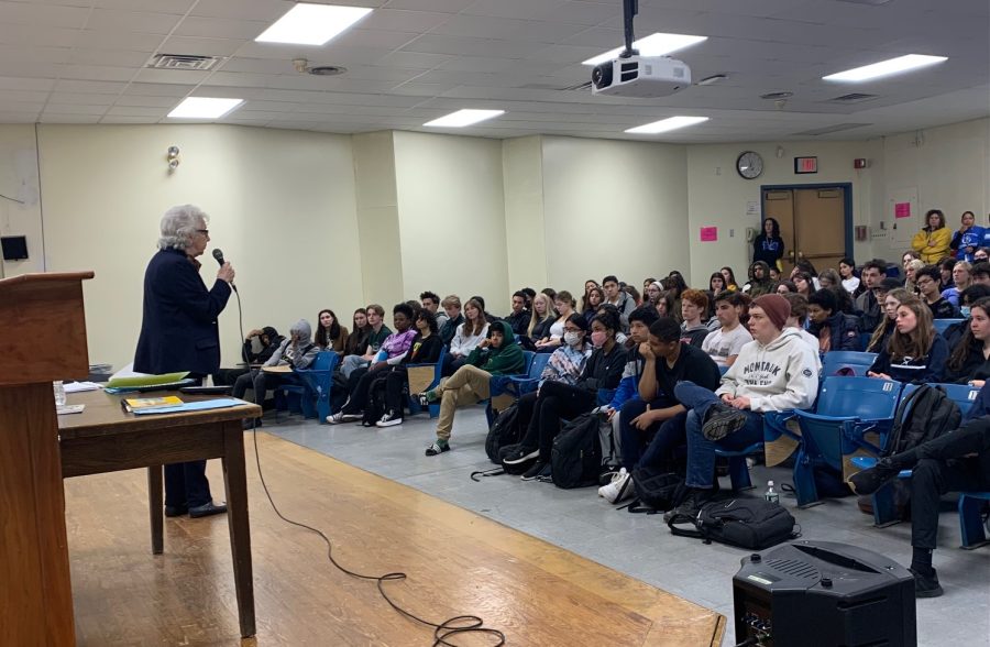 Holocaust survivor Maud Dahme shares her experience with MHS students